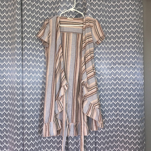 🎉HP🎉Mystree Ruffled Cardigan - Picture 3 of 9